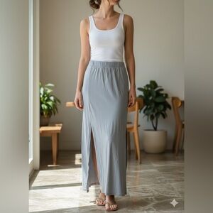 Chic Women's Maxi Skirt in Light Gray